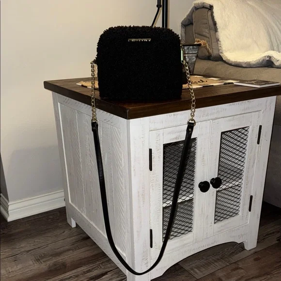 STEVE MADDEN CROSSBODY CINDY DOME BAG GOLD CHAIN CLEAN
🚭 - Picture 6 of 10